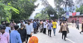 সিরাজগঞ্জে সিএনজির ধাক্কায় পথচারী নিহত, সড়ক অবরোধ